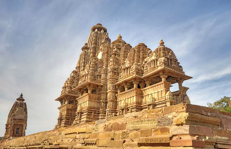 Rajasthan Tour with Agra and Varanasi