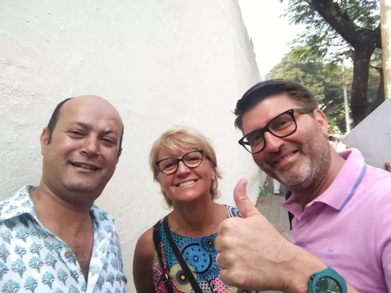 Leje af bil med chauffør og guide i Indien